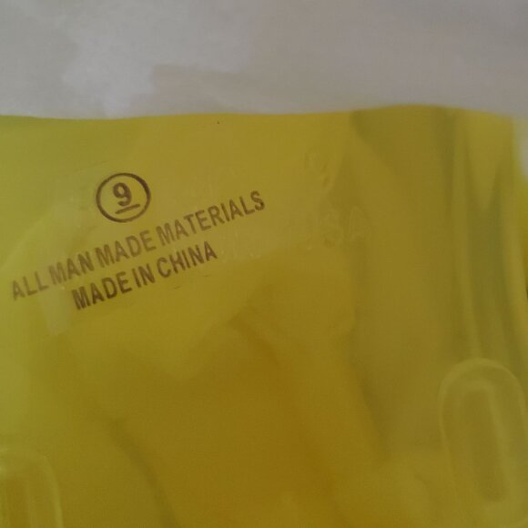 Liliana womens Flat Sandals Neon Yellow Color flat strappy Size 9 New with box - Picture 11 of 13